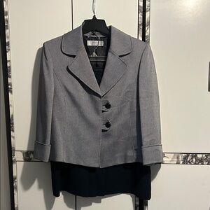 Tahari ASL Women’s Gray Blazer w/ Navy Blue Skirt